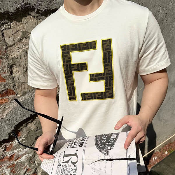 フェンディ ホワイト コットン Tシャツ 偽物 fes67883